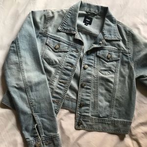 GAP Jackets & Coats - Gap Cropped Denim Jacket in Light Indigo, M GAP Jackets & Coats - Gap Cropped Denim Jacket in Light Indigo, M